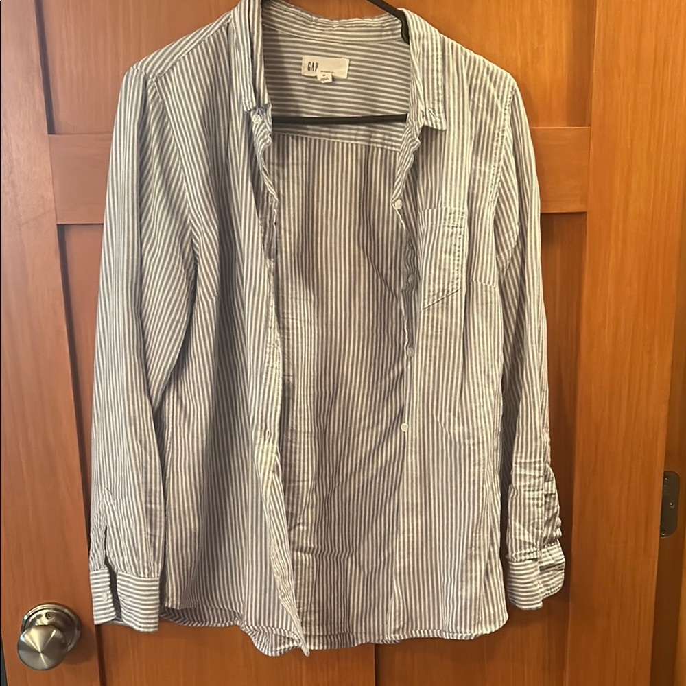 GAP Blue and White Button Down Shirt Classic Top